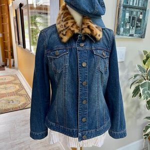 FIRM!  Chico's Denim Jacket WITH DETACHABLE COLLAR!